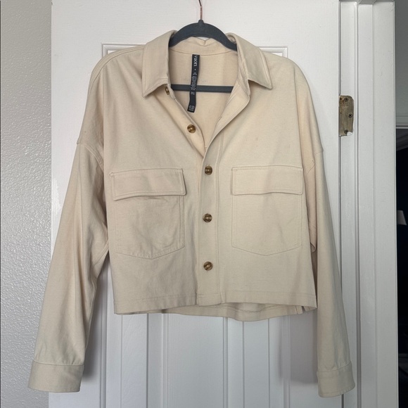 Vuori Mackenzie Cropped Shirt Jacket Size Small - Picture 4 of 12